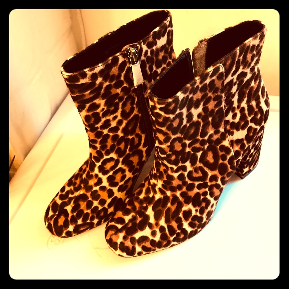 Leopard Charles David boots brand new